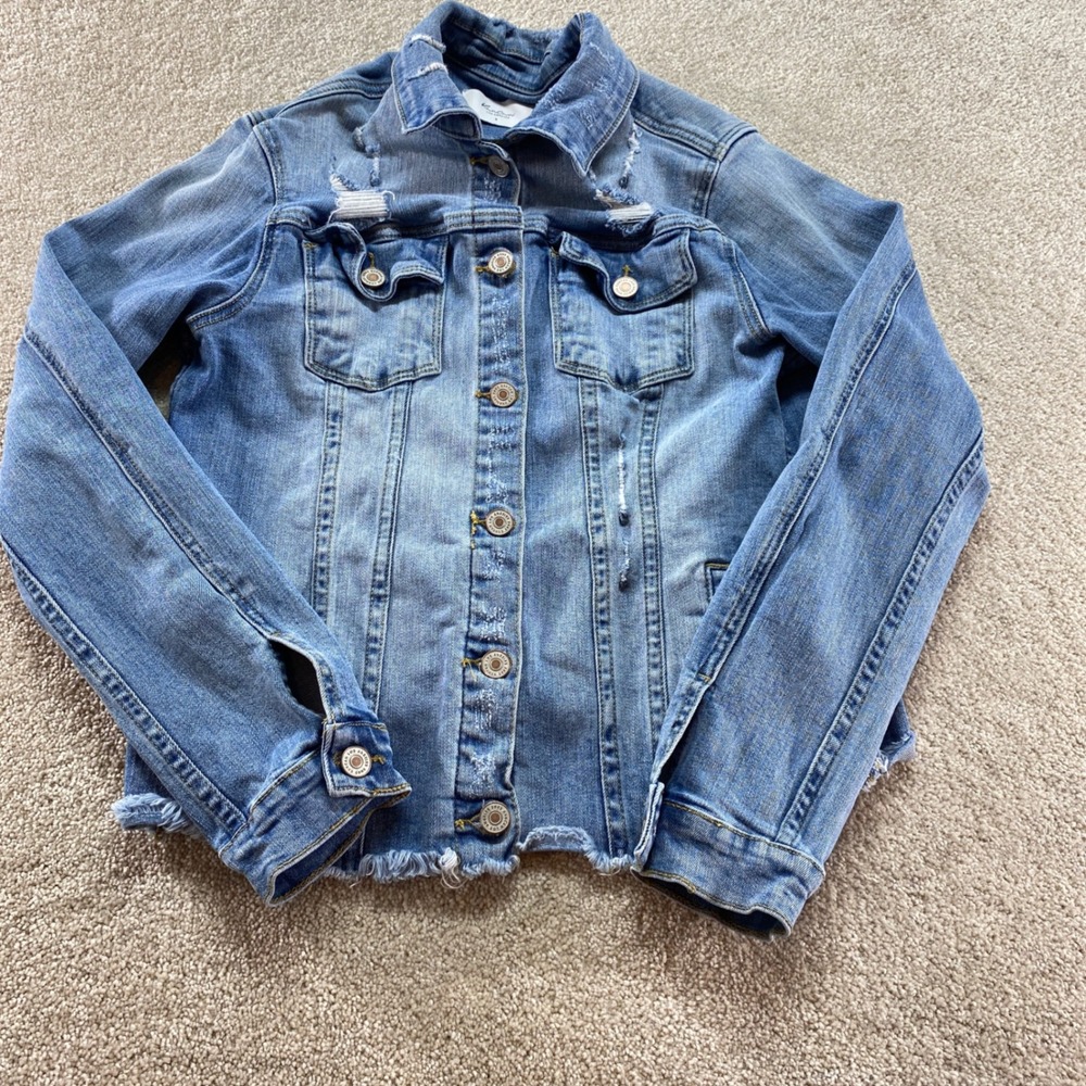 KanCan Denim Jacket‎ Womens Small Blue Distressed Raw Hem Trucker Frayed
